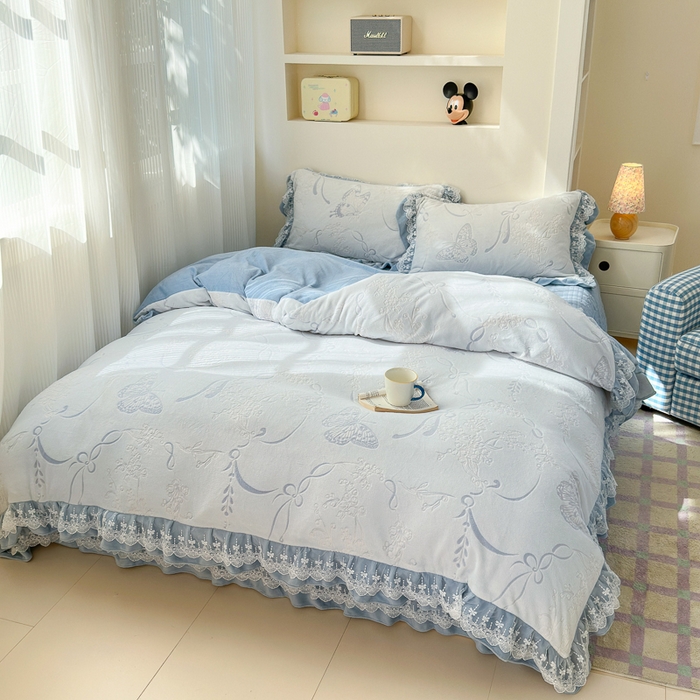 91家纺网 家纺一手货源 找家纺 淑女公社家纺 2024秋冬新款提花牛奶绒床盖款四件套 蝴蝶 蓝色