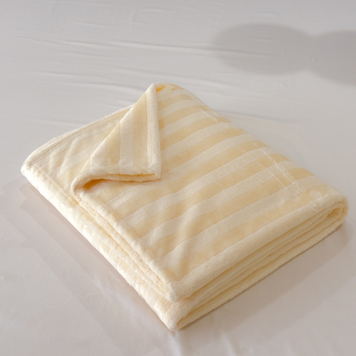 91家纺网 家纺一手货源 找家纺 春妮家纺 2024新款提花牛奶绒毛毯 米白