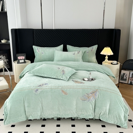 91家纺网 家纺一手货源 找家纺 （总）雪夫人 2024新款加厚宝宝绒刺绣床裙款四件套-羽毛