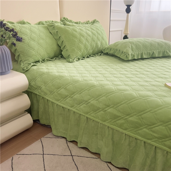 91家纺网 家纺一手货源 找家纺 十个点家纺 2024新款牛奶绒夹棉床盖三件套-唯美系列 唯美-果绿