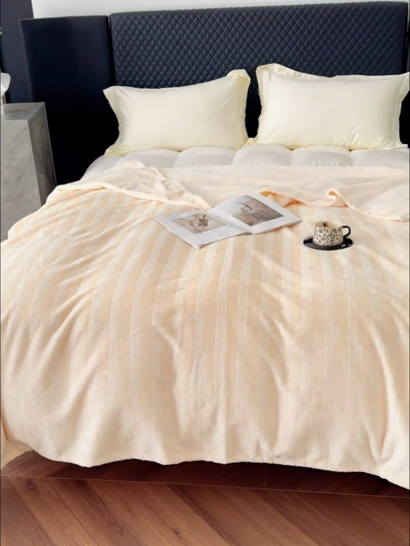 91家纺网 家纺一手货源 找家纺 春妮家纺 2024新款提花牛奶绒毛毯 米白