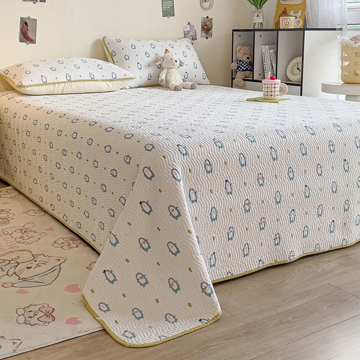 91家纺网 家纺一手货源 找家纺 羽爱家纺 2025全棉13372新疆棉花床盖三件套 肥宅企鹅