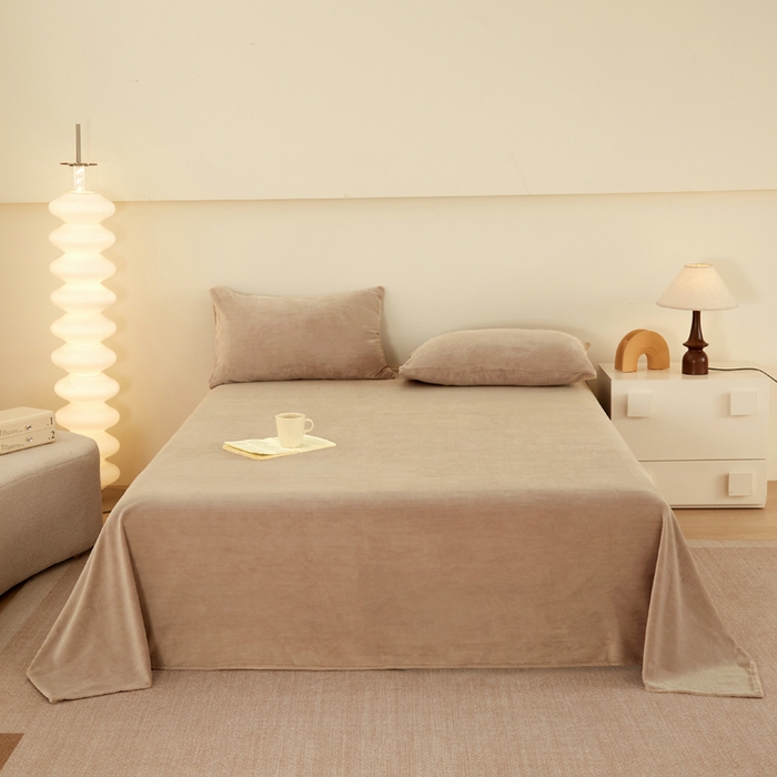 91家纺网 家纺一手货源 找家纺 棉乐町 2025新款纯色牛奶绒床单素色床单跨境外贸直播爆款 茶咖色