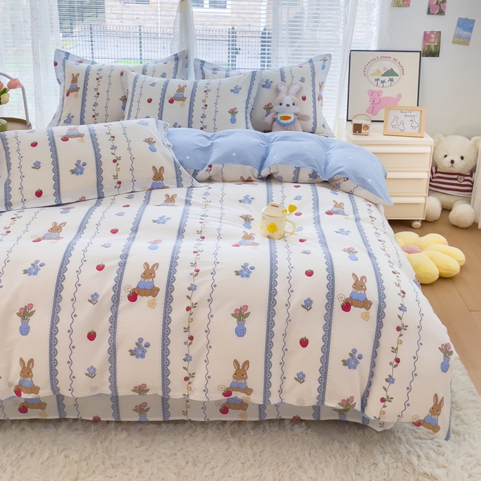 91家纺网 家纺一手货源 找家纺 春雨家居 2024新款全棉喷气印花系列单被套 草莓花期