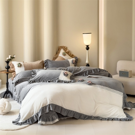 91家纺网 家纺一手货源 找家纺 佰织鑫家居 2024秋冬新款高克重全消光牛奶绒床盖款四件套爱丽丝系列 爱丽丝-高级灰