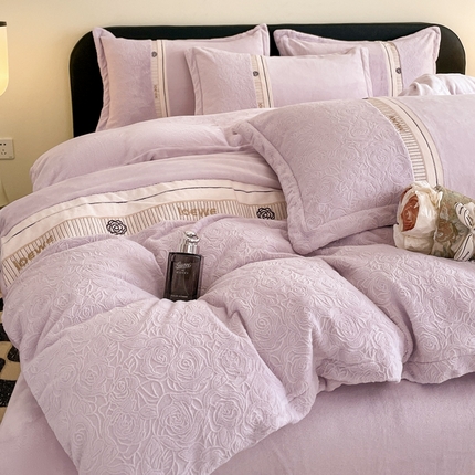 91家纺网 家纺一手货源 找家纺 慕木家纺 2025新款A类高克重华夫格立体剪花花绒牛奶绒被套四件套-罗马假日 罗马假日-浅紫