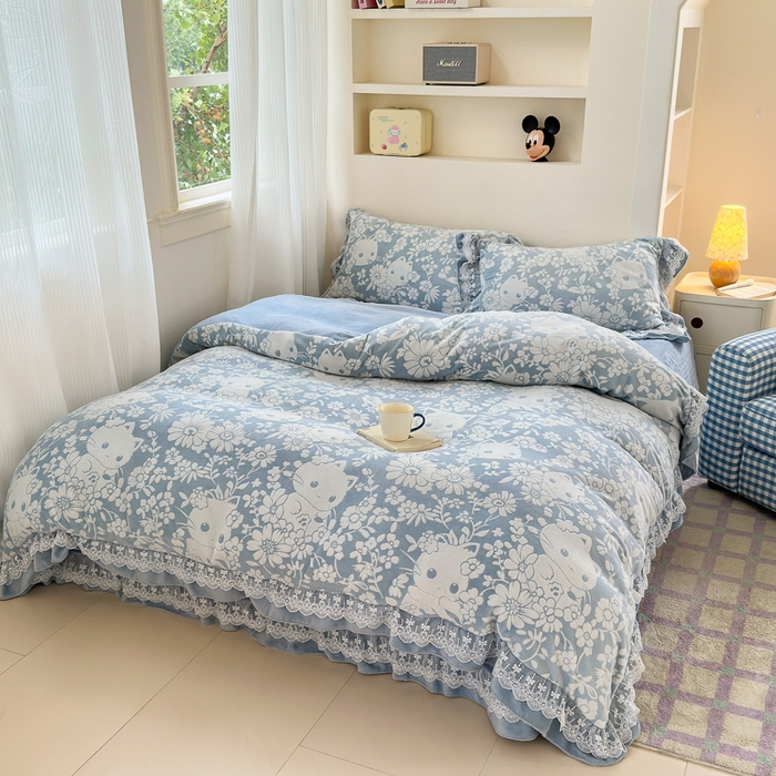 91家纺网 家纺一手货源 找家纺 淑女公社家纺 2024秋冬新款提花牛奶绒床盖款四件套 可爱猫 蓝色