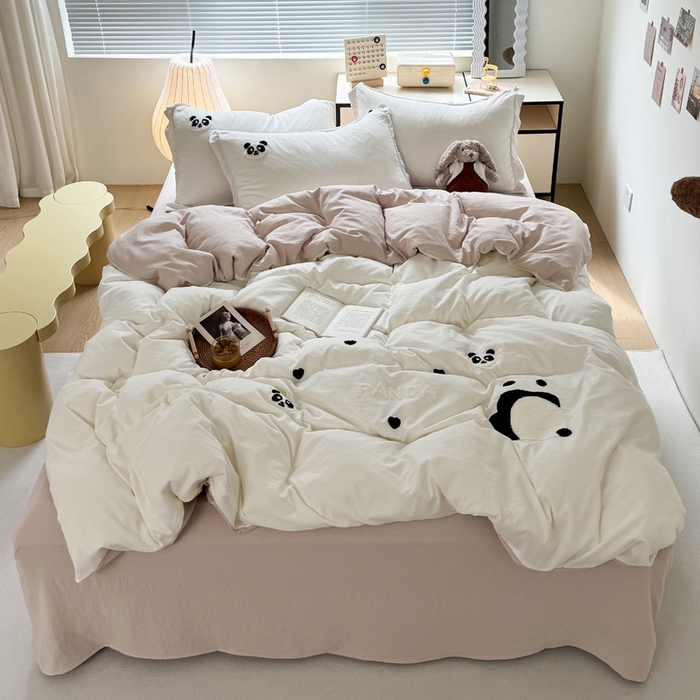 91家纺网 家纺一手货源 找家纺 布可家纺 2025新款水洗棉毛巾绣四件套 熊猫嘟嘟-奶茶