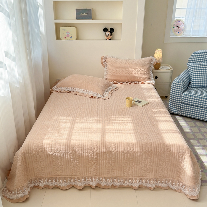 91家纺网 家纺一手货源 找家纺 淑女公社家纺 2024秋冬新款提花牛奶绒床盖款四件套 可爱猫 玉色