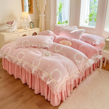 91家纺网 家纺一手货源 找家纺 （总）网红馆（ck家纺） 2025新款雕花绒床裙三件套-浪漫印记