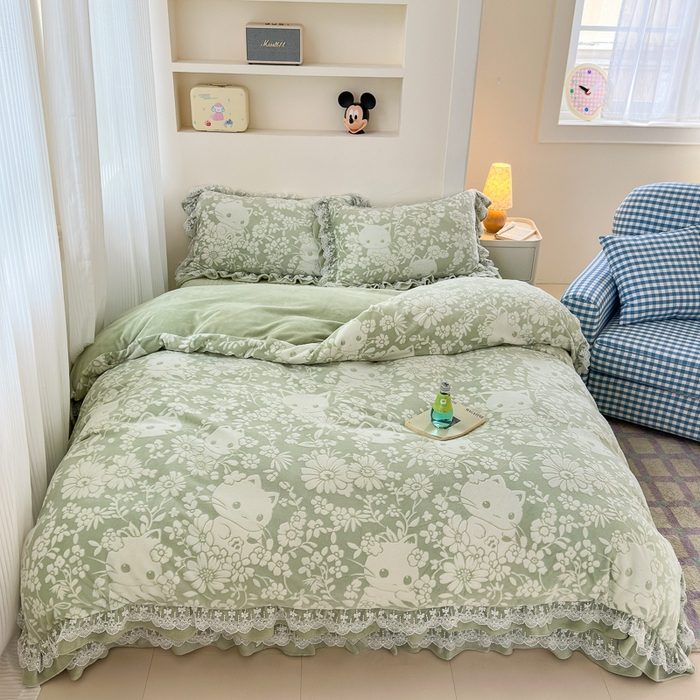 91家纺网 家纺一手货源 找家纺 淑女公社家纺 2024秋冬新款提花牛奶绒床盖款四件套 可爱猫 绿色