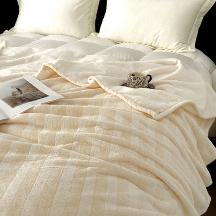 春妮家纺 2024新款提花牛奶绒毛毯 米白