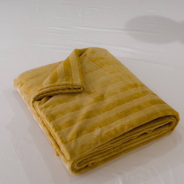 91家纺网 家纺一手货源 找家纺 春妮家纺 2024新款提花牛奶绒毛毯 驼色