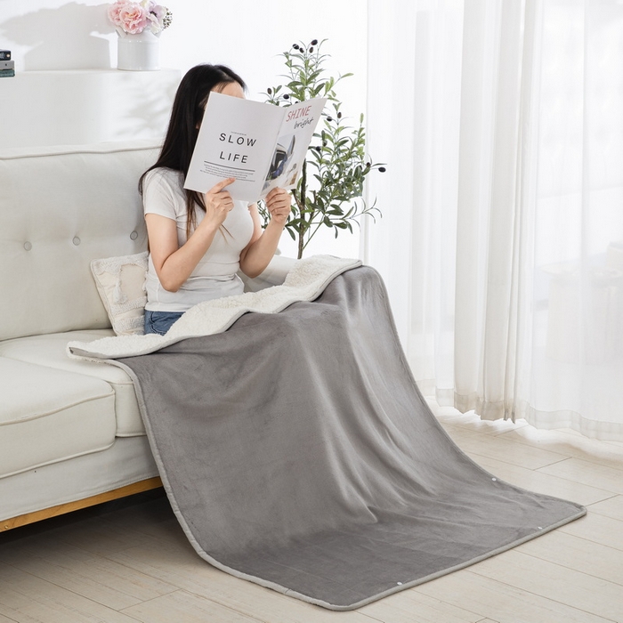 91家纺网 家纺一手货源 找家纺 美伦美焕 2024新款牛奶绒羊羔绒披肩毯 灰色