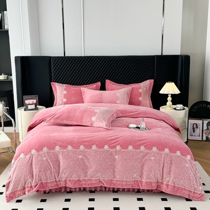 91家纺网 家纺一手货源 找家纺 （总）雪夫人 2024新款加厚宝宝绒蕾丝刺绣床裙款四件套-花颜