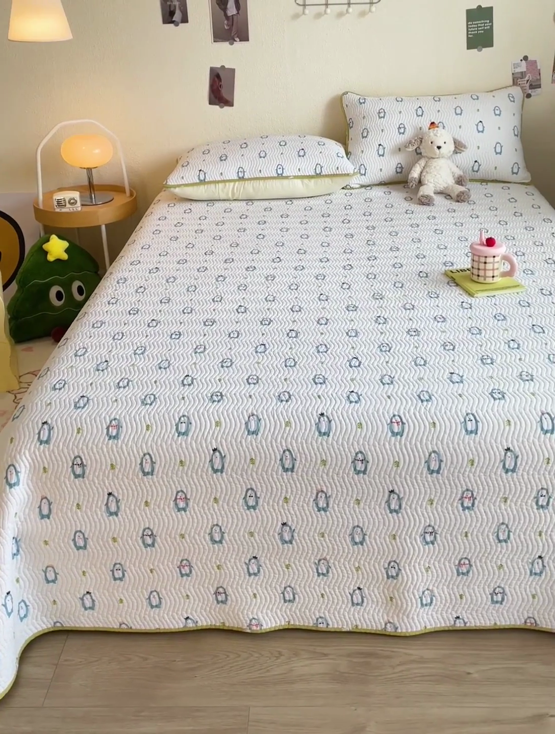 91家纺网 家纺一手货源 找家纺 羽爱家纺 2025全棉13372新疆棉花床盖三件套 肥宅企鹅