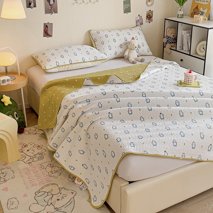 91家纺网 家纺一手货源 找家纺 羽爱家纺 2025全棉13372新疆棉花床盖三件套 肥宅企鹅