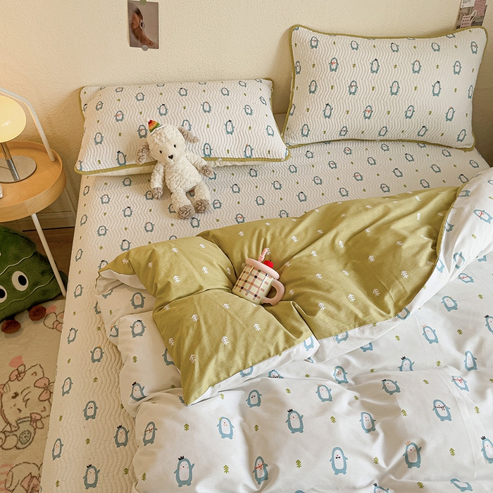 91家纺网 家纺一手货源 找家纺 羽爱家纺 2025全棉13372新疆棉花床盖四件套 肥宅企鹅