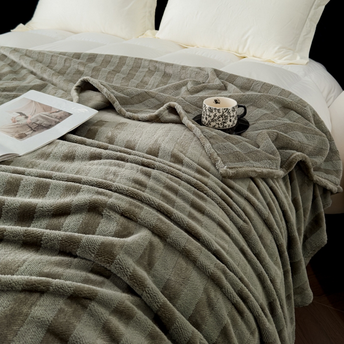 91家纺网 家纺一手货源 找家纺 春妮家纺 2024新款提花牛奶绒毛毯 极致灰