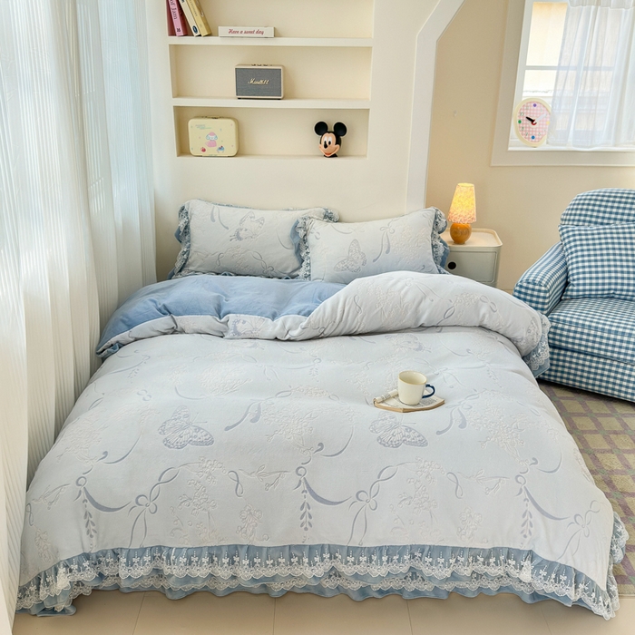 91家纺网 家纺一手货源 找家纺 淑女公社家纺 2024秋冬新款提花牛奶绒床盖款四件套 蝴蝶 蓝色