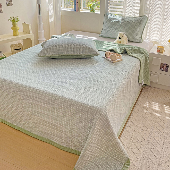 91家纺网 家纺一手货源 找家纺 羽爱家纺 2024新款全棉色织水洗宝宝绒床盖三件套 绿色心情