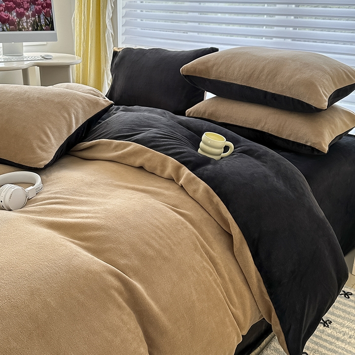 91家纺网 家纺一手货源 找家纺 梓瑄家居 2024新款高克重秋冬加厚双拼牛奶绒单枕套 卡其+黑灰