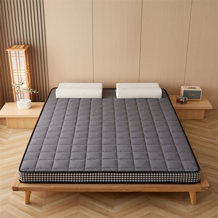 91家纺网 家纺一手货源 找家纺 伊先生家纺 2024新款牛奶丝乳胶床垫无印大小格子大床图大小格高级灰