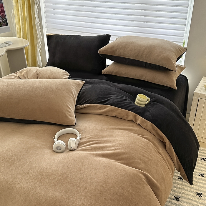 91家纺网 家纺一手货源 找家纺 梓瑄家居 2024新款高克重秋冬加厚双拼牛奶绒单枕套 卡其+黑灰