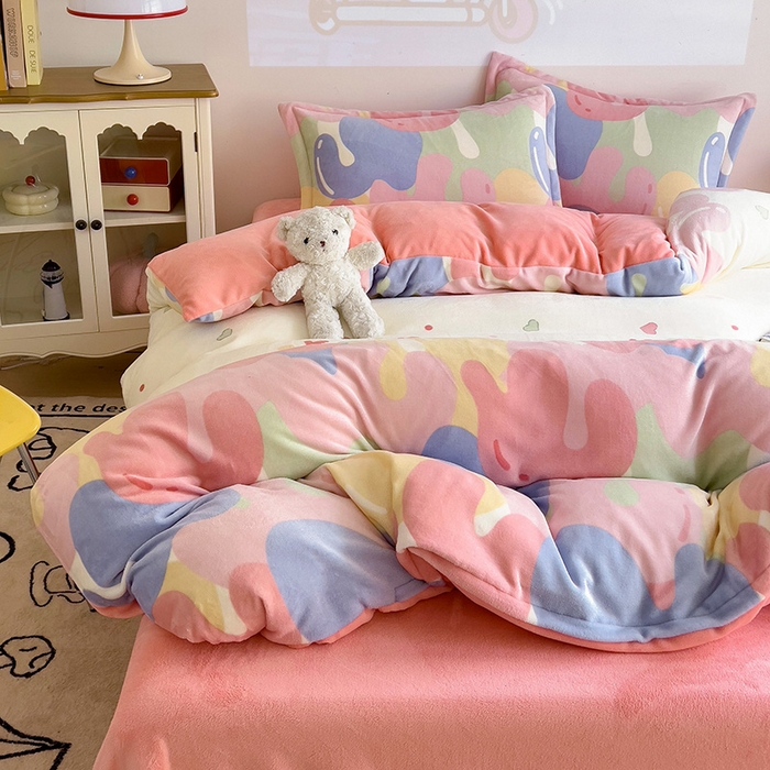 91家纺网 家纺一手货源 找家纺 乐童家纺 2024新款跑量款牛奶绒床裙四件套 微笑冰激淋