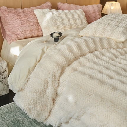 安哆啦家纺 2024新款高克重10斤轻奢托斯卡纳兔毛绒喷花泡泡牛奶绒四件套 喷花-奶油白