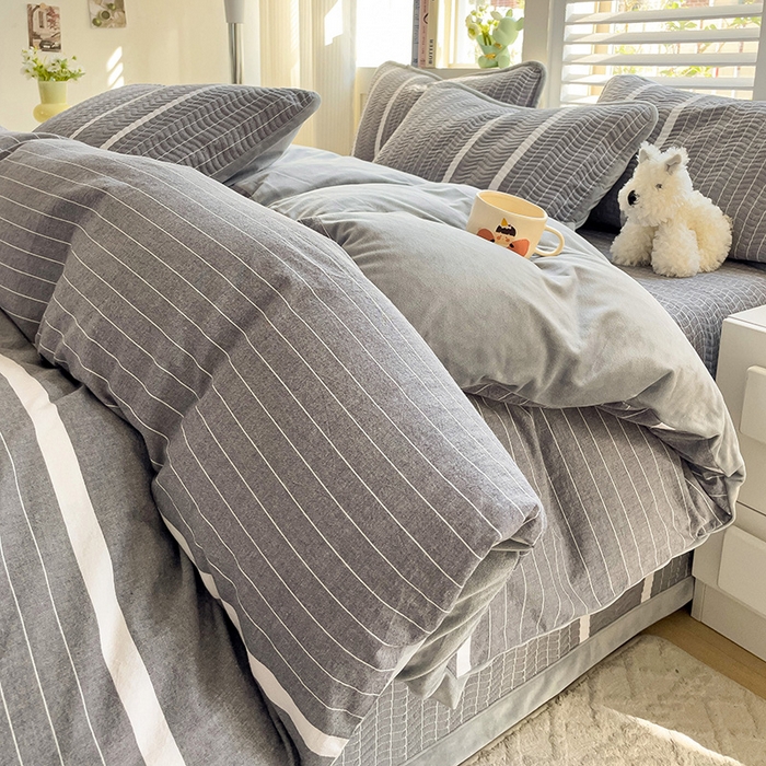 91家纺网 家纺一手货源 找家纺 羽爱家纺 2024新款全棉色织水洗宝宝绒床盖四件套 记忆灰