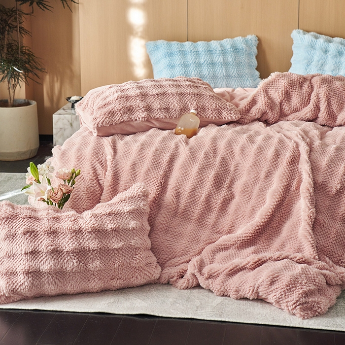 91家纺网 家纺一手货源 找家纺 安哆啦家纺 2024新款高克重10斤轻奢托斯卡纳兔毛绒喷花泡泡牛奶绒四件套 喷花-豆沙