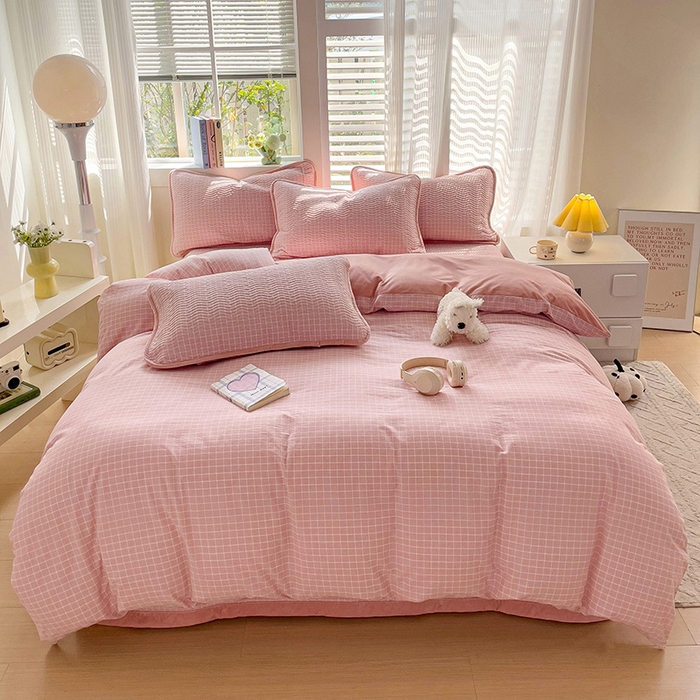 91家纺网 家纺一手货源 找家纺 羽爱家纺 2024新款全棉色织水洗宝宝绒床盖四件套 樱花格