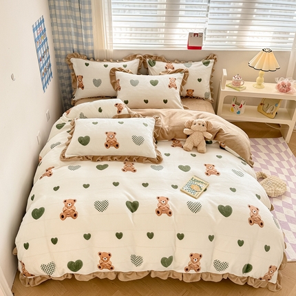 91家纺网 家纺一手货源 找家纺 典曼家纺 2024新款A类韩版牛奶绒四件套 礼物熊