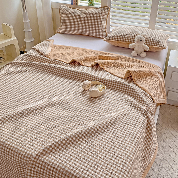 91家纺网 家纺一手货源 找家纺 羽爱家纺 2024新款全棉色织水洗宝宝绒床盖三件套 米小格