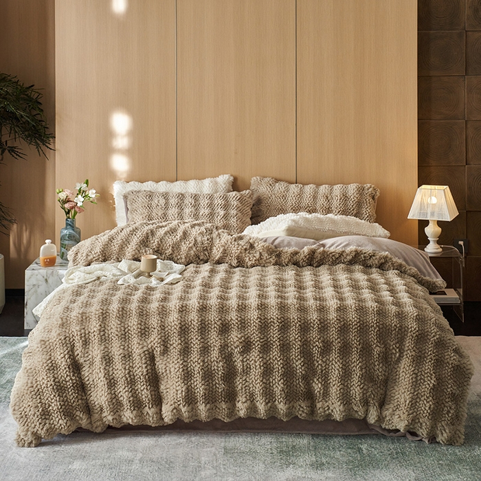 91家纺网 家纺一手货源 找家纺 安哆啦家纺 2024新款高克重10斤轻奢托斯卡纳兔毛绒喷花泡泡牛奶绒四件套 喷花-卡其