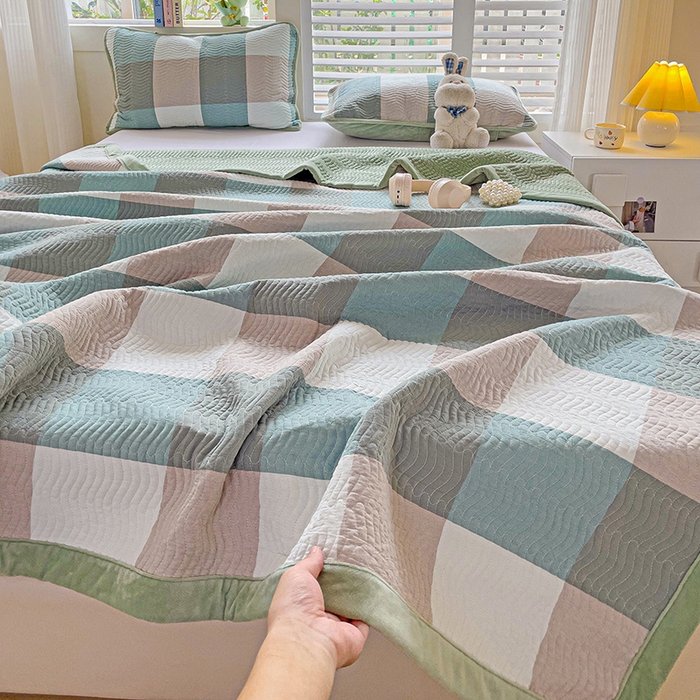 91家纺网 家纺一手货源 找家纺 羽爱家纺 2024新款全棉色织水洗宝宝绒床盖三件套 采绿