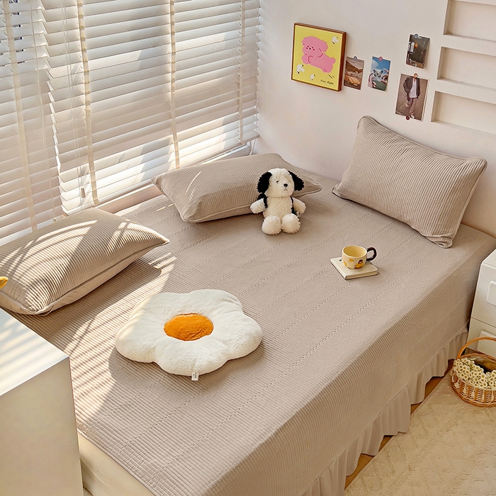 91家纺网 家纺一手货源 找家纺 羽爱2024新款A类全棉纯色榻榻米床盖香槟色