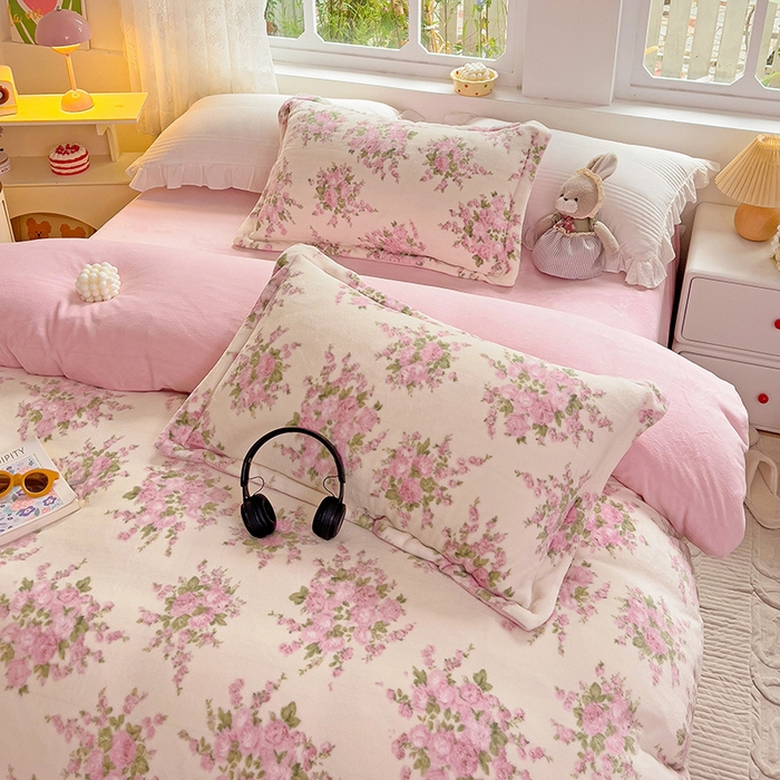 91家纺网 家纺一手货源 找家纺 乐童家纺 2024新款跑量款牛奶绒床裙四件套 花影粉