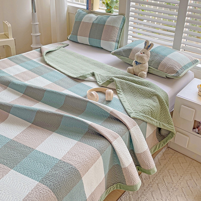 91家纺网 家纺一手货源 找家纺 羽爱家纺 2024新款全棉色织水洗宝宝绒床盖三件套 采绿