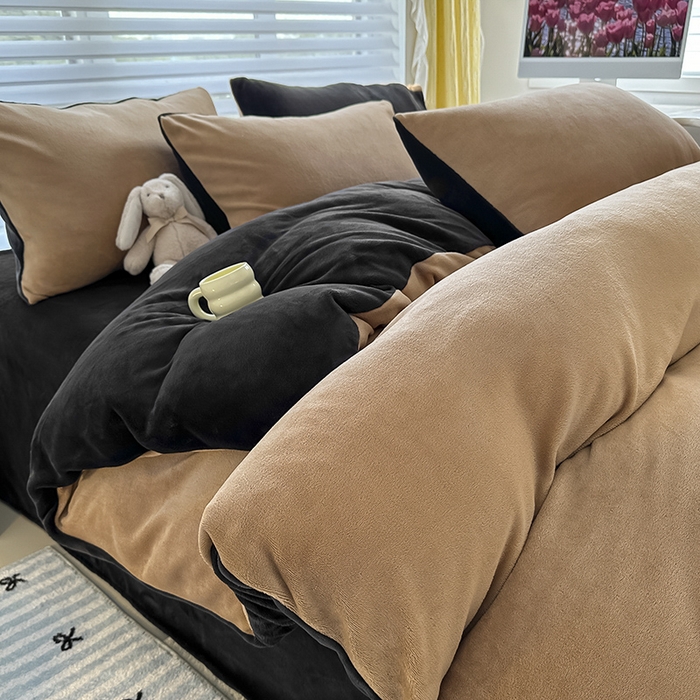 91家纺网 家纺一手货源 找家纺 梓瑄家居 2024新款高克重秋冬加厚双拼牛奶绒单枕套 卡其+黑灰