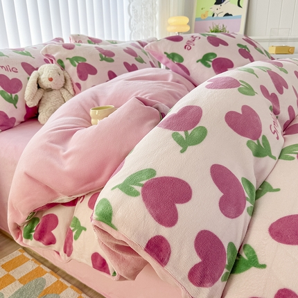 91家纺网 家纺一手货源 找家纺 （总）梓瑄家居 2024新款高克重秋冬加厚小清新印花牛奶绒四件套直播