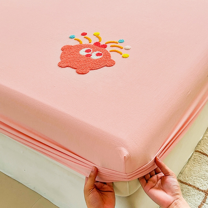 91家纺网 家纺一手货源 找家纺 3C 2024新款全棉色织水洗棉可爱毛巾绣床笠 小可爱-粉