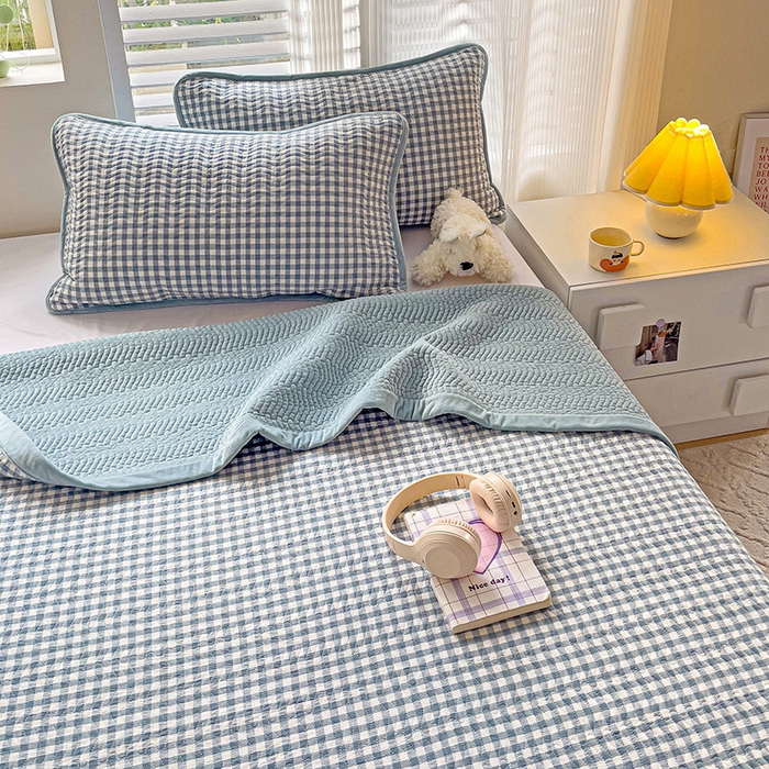 91家纺网 家纺一手货源 找家纺 羽爱家纺 2024新款全棉色织水洗宝宝绒床盖三件套 君子兰