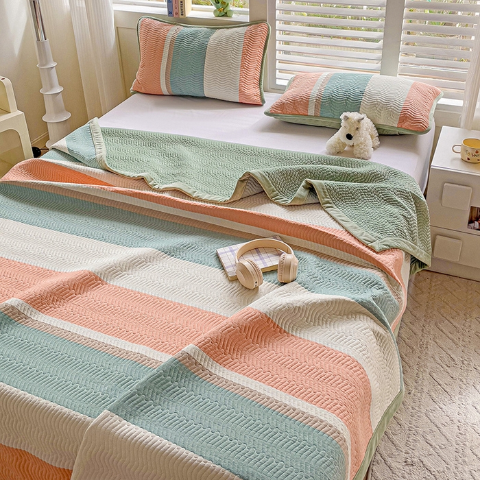 91家纺网 家纺一手货源 找家纺 羽爱家纺 2024新款全棉色织水洗宝宝绒床盖三件套 绿橘