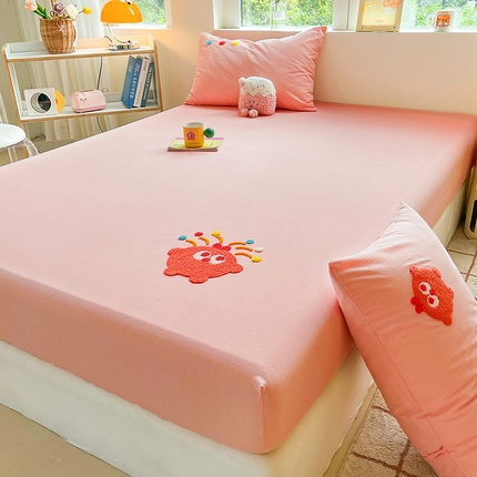 91家纺网 家纺一手货源 找家纺 3C 2024新款全棉色织水洗棉可爱毛巾绣床笠 小可爱-粉