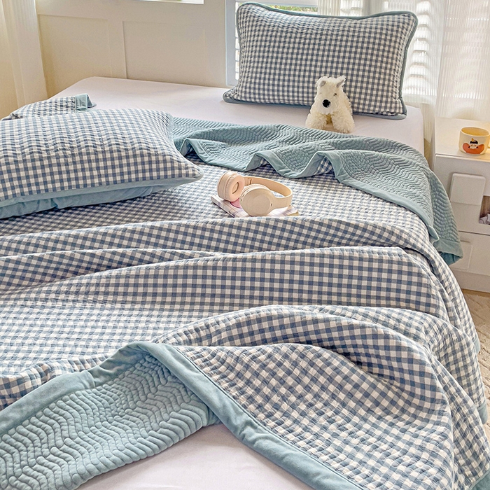 91家纺网 家纺一手货源 找家纺 羽爱家纺 2024新款全棉色织水洗宝宝绒床盖三件套 君子兰