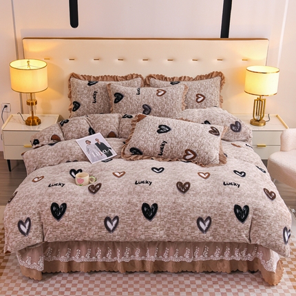 雅眠居 2025新款直播爆款牛奶绒印花床盖四件套双层蕾丝花边床裙单件三件套爱心咖