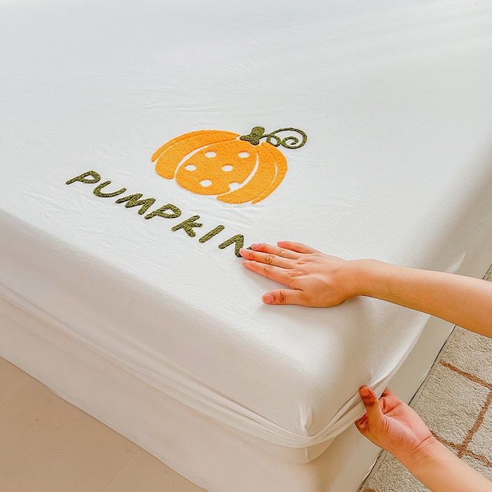 91家纺网 家纺一手货源 找家纺 3C 2024新款全棉色织水洗棉可爱毛巾绣床笠 小南瓜-白