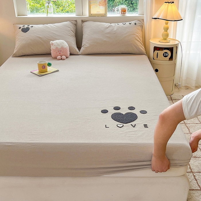 91家纺网 家纺一手货源 找家纺 3C 2024新款全棉色织水洗棉可爱毛巾绣床笠 心情-棕